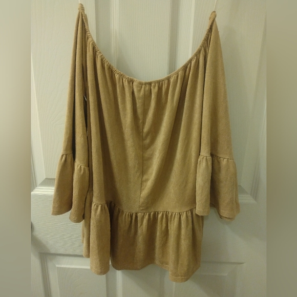 Alya off the shoulder top - Picture 5 of 5